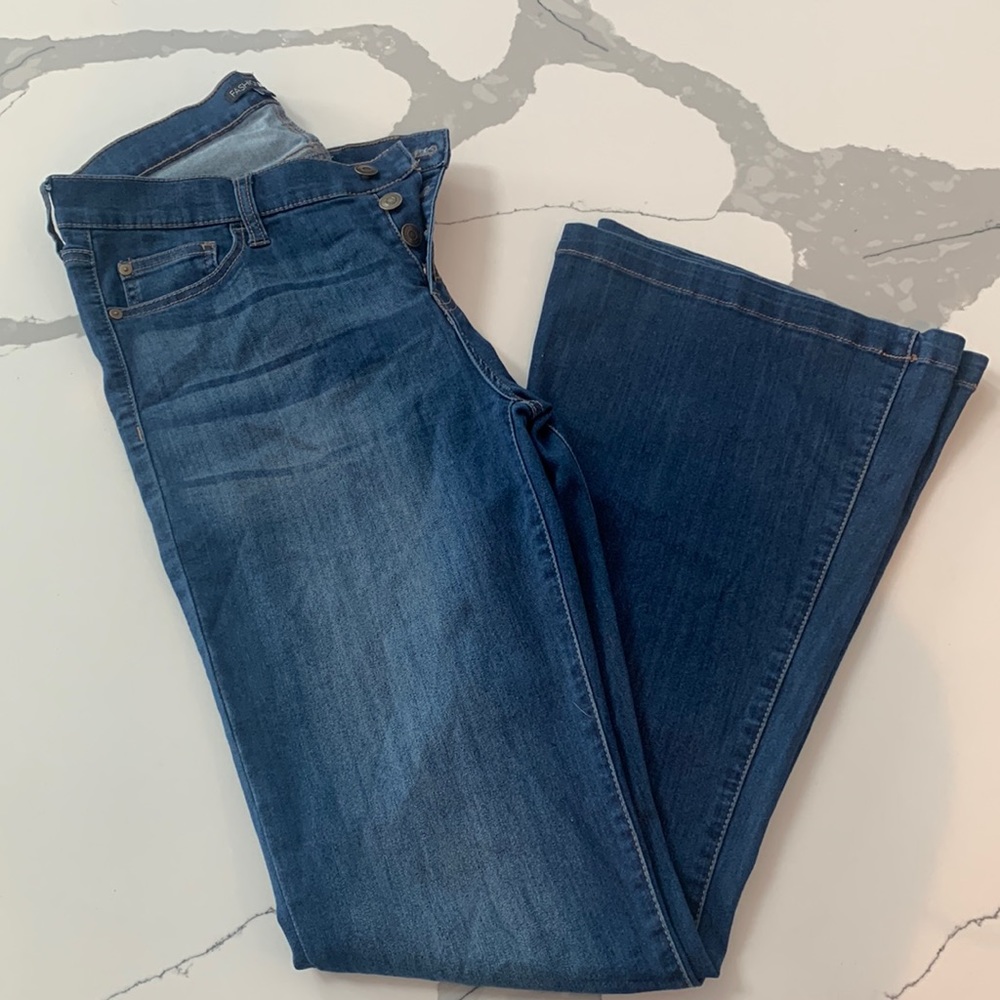 Fashionnova high waisted flare jeggings with button fly. Long length.